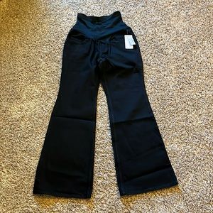 Women’s NWT Old Navy Maternity Full Panel Flare Black Jeans - 8 short